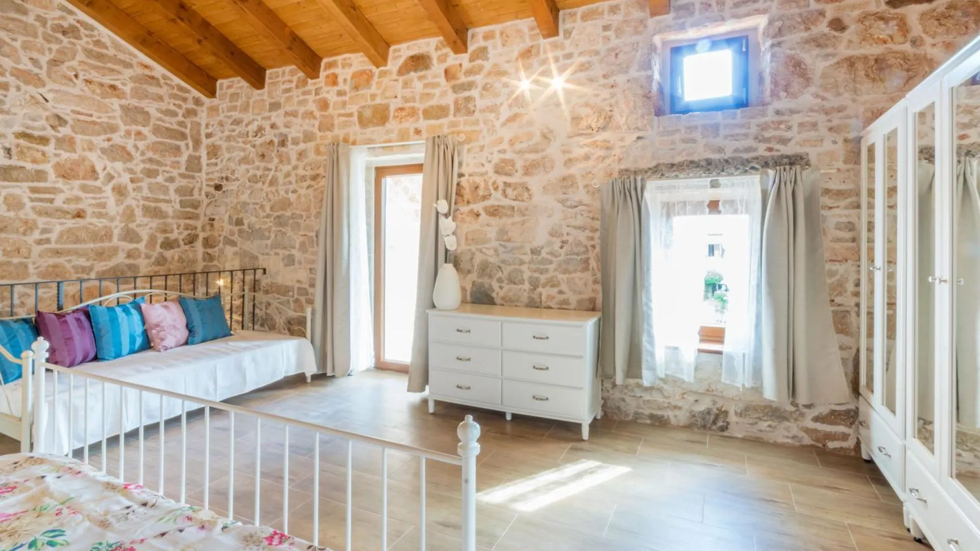 Villa Lucy, A Mediterranean Rustic Haven, Pet Friendly Matulini